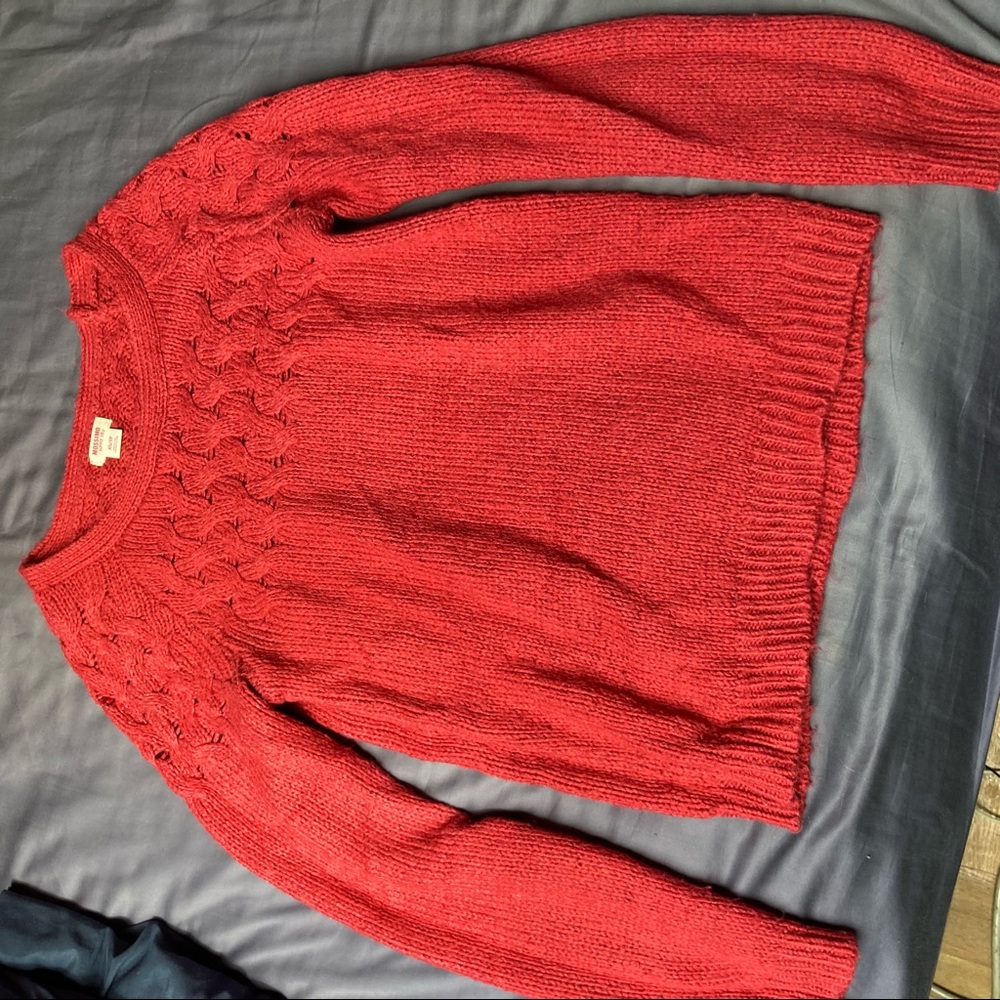 🟢 Red Mossimo Sweater
